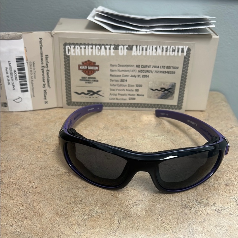 Harley-Davidson Black and Purple Sunglasses